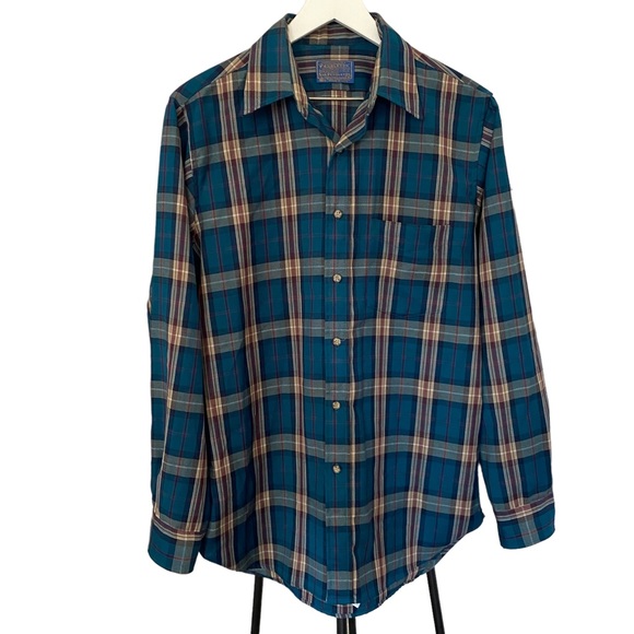 🚫SOLD🚫 Vintage Pendleton 100% Virgin Wool Plaid Button Down Shirt Size Medium - Picture 11 of 11